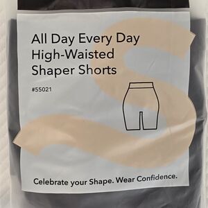 High-Waisted Shaper Shorts - Classic Black